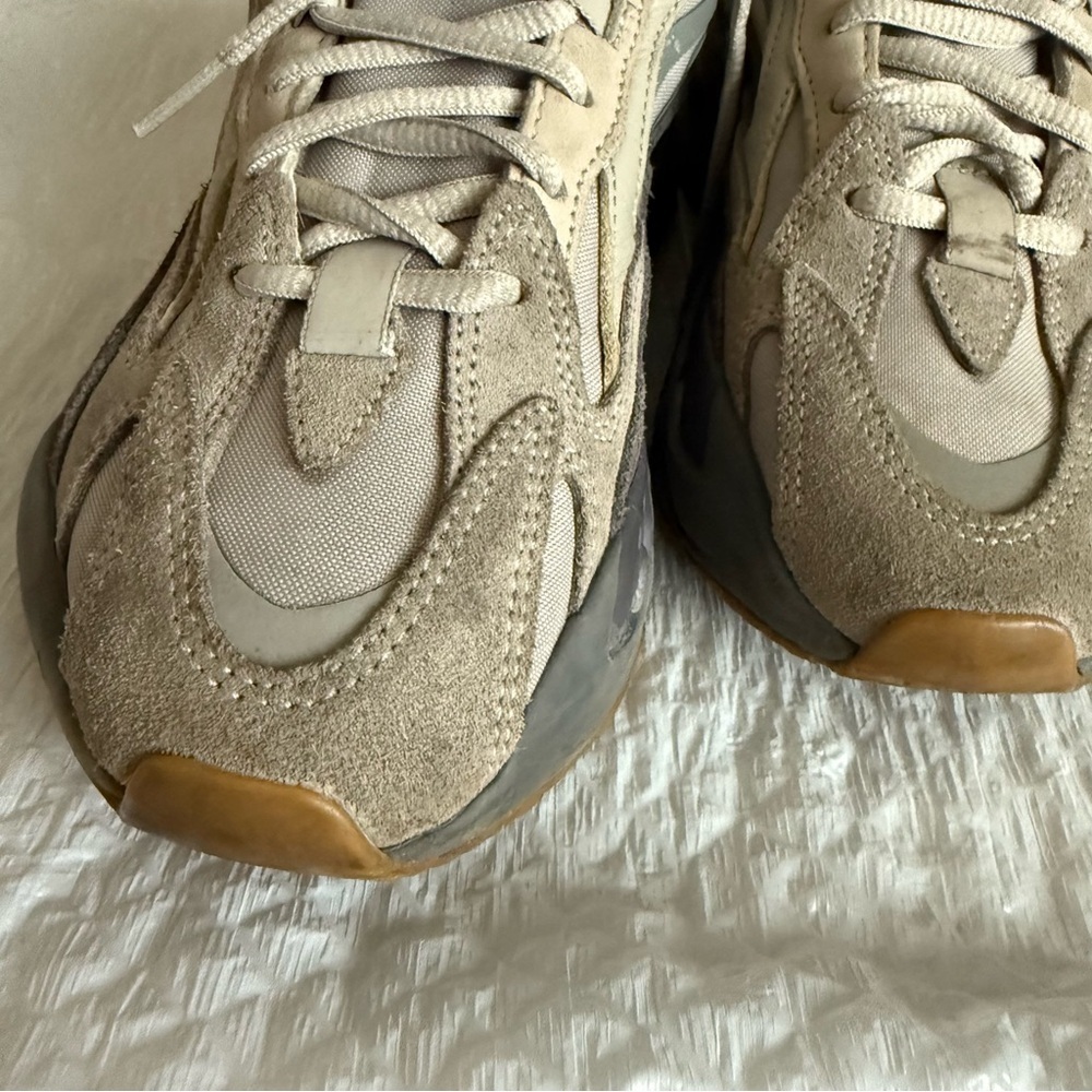 Adidas Yeezy pre-owned Boost 700 sz. 4 Men’s - Picture 14 of 14